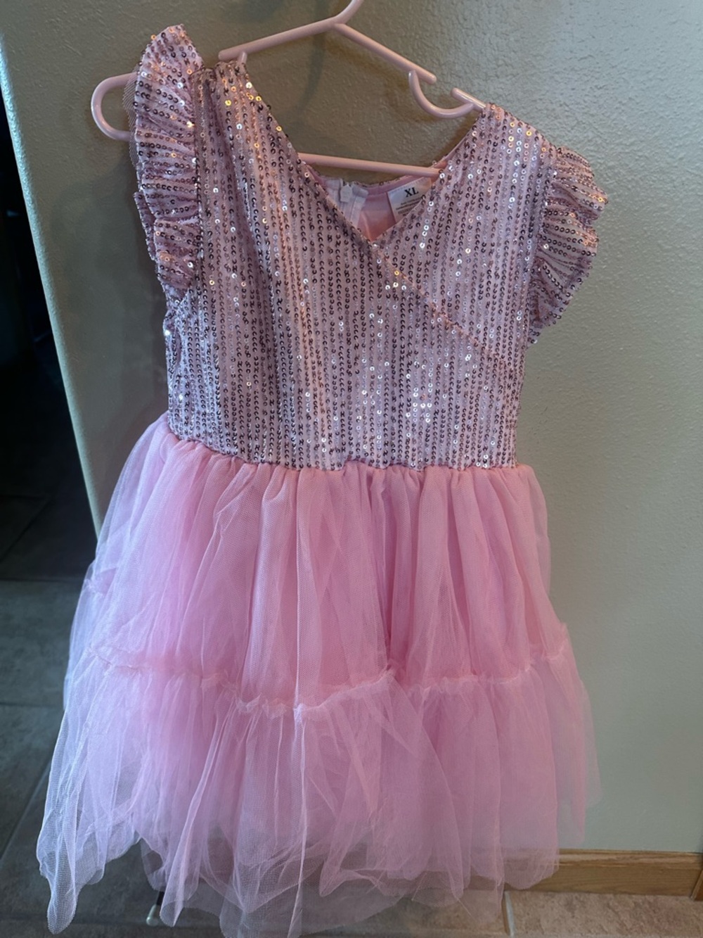 Pink Sequin Tulle Party Dress Never worn pink 6-7. Boutique.
